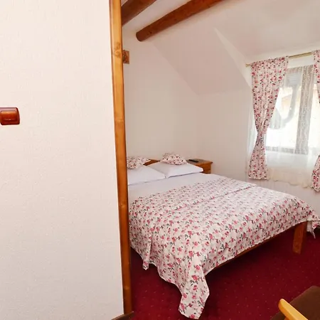 Casa Bangala Din Fundata Braşov